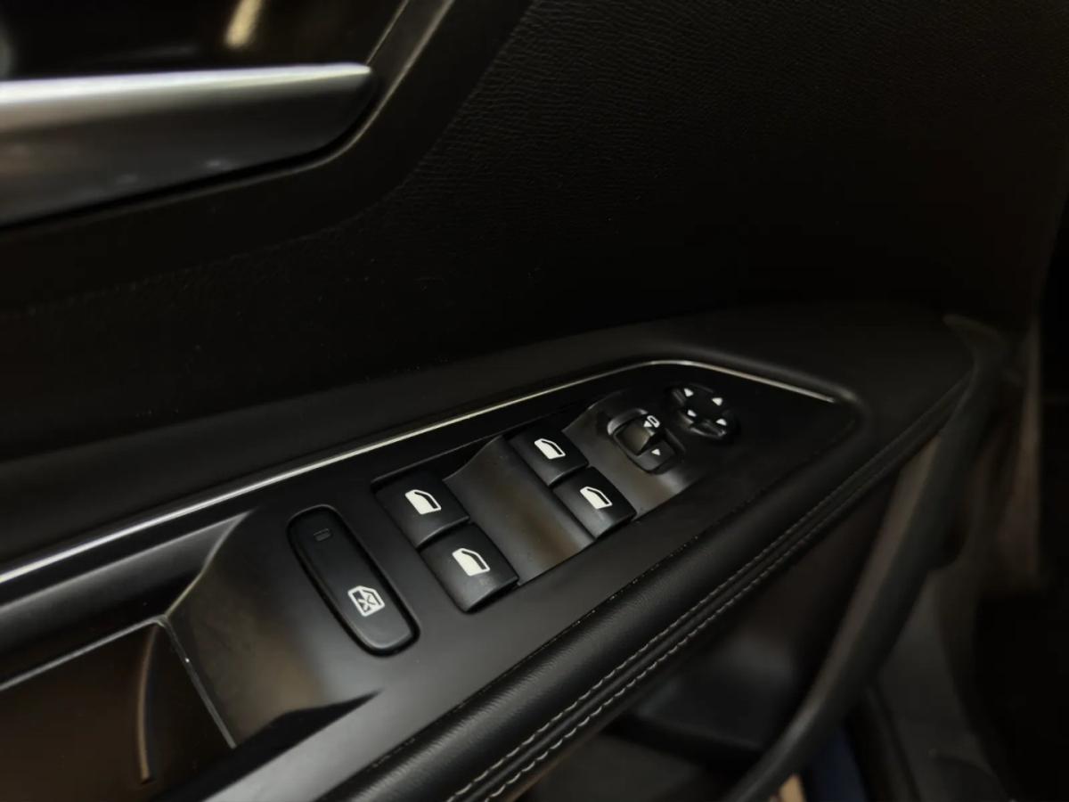 peugeot-5008-2021-gasolina-1199cc