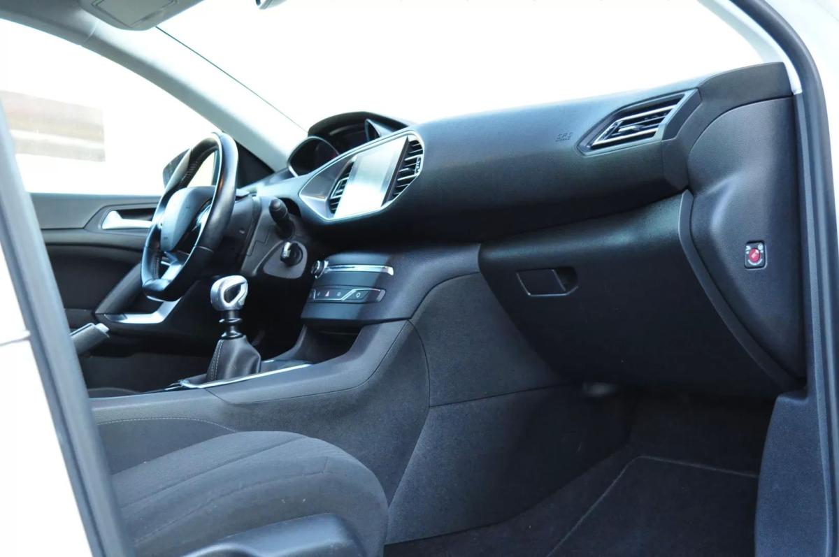 peugeot-308-sw-2017-gasolina-1199cc