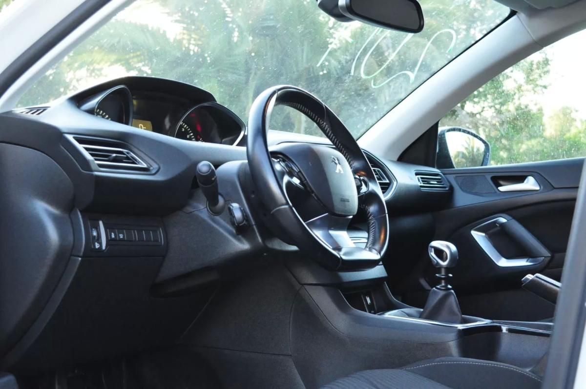 peugeot-308-sw-2017-gasolina-1199cc