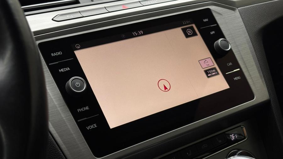 volkswagen-passat-variant-2018-diesel-1598cc