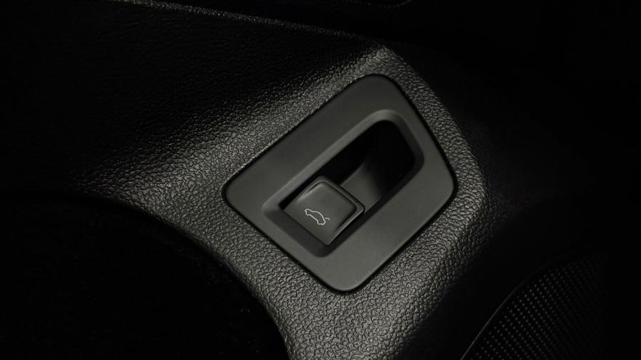 volkswagen-passat-variant-2018-diesel-1598cc