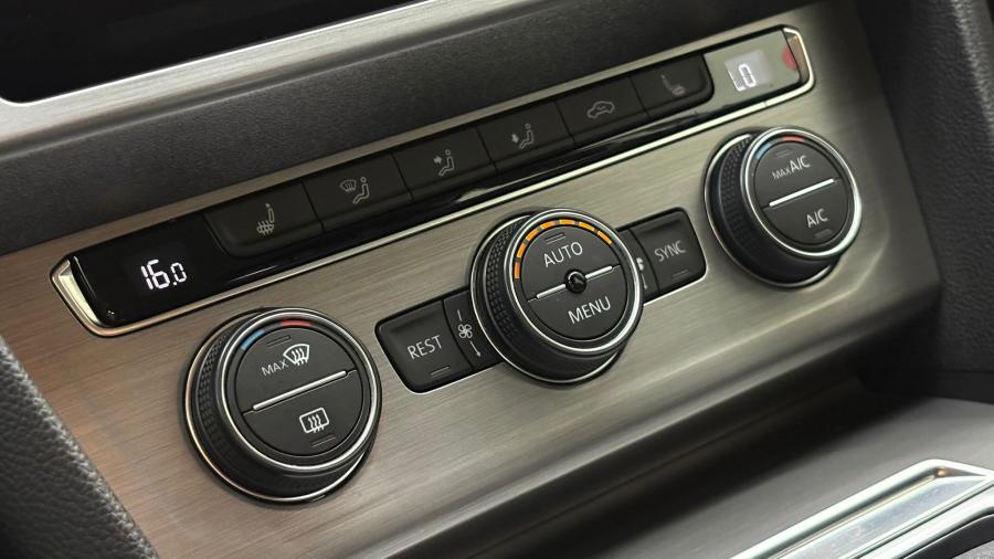 volkswagen-passat-variant-2018-diesel-1598cc