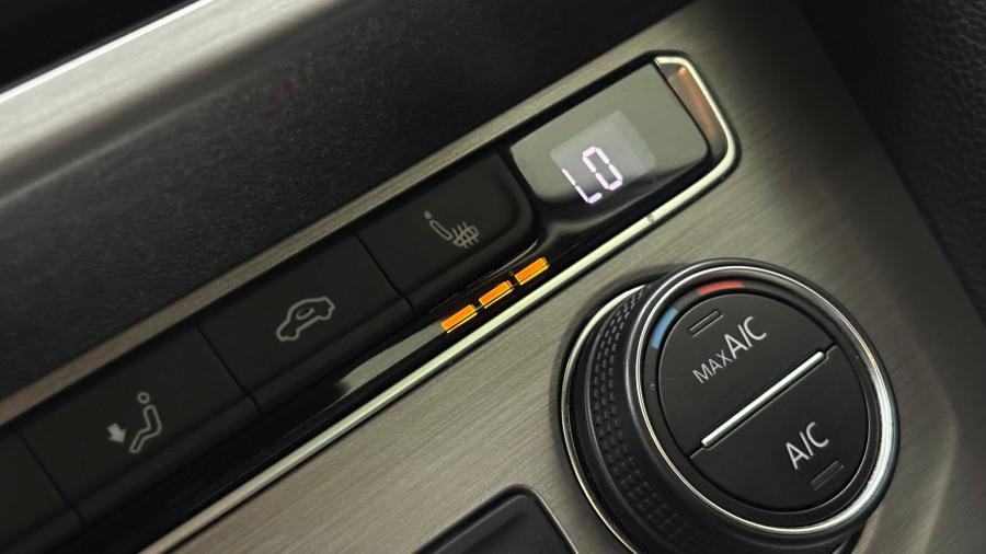 volkswagen-passat-variant-2018-diesel-1598cc