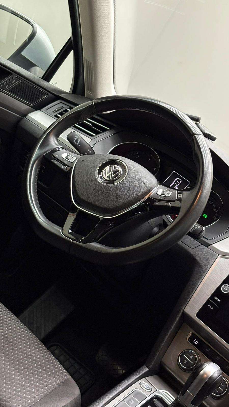 volkswagen-passat-variant-2018-diesel-1598cc