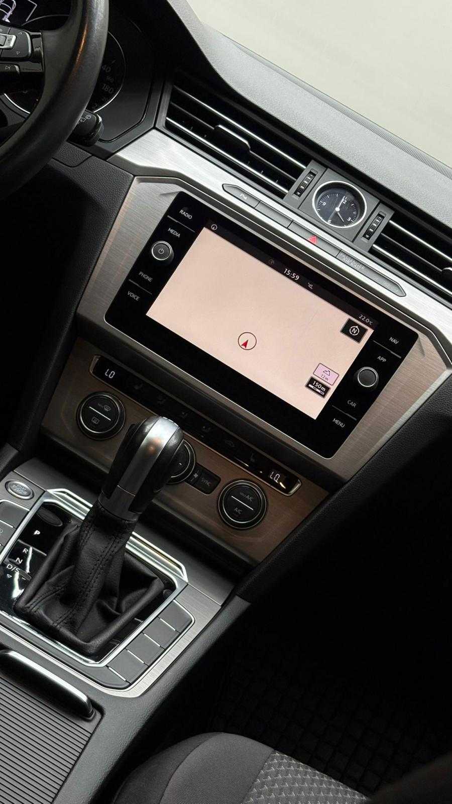 volkswagen-passat-variant-2018-diesel-1598cc
