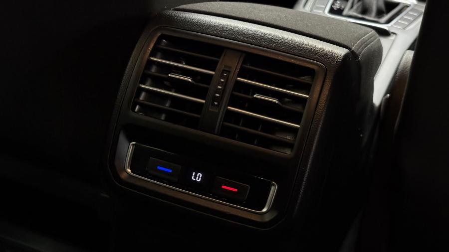 volkswagen-passat-variant-2018-diesel-1598cc