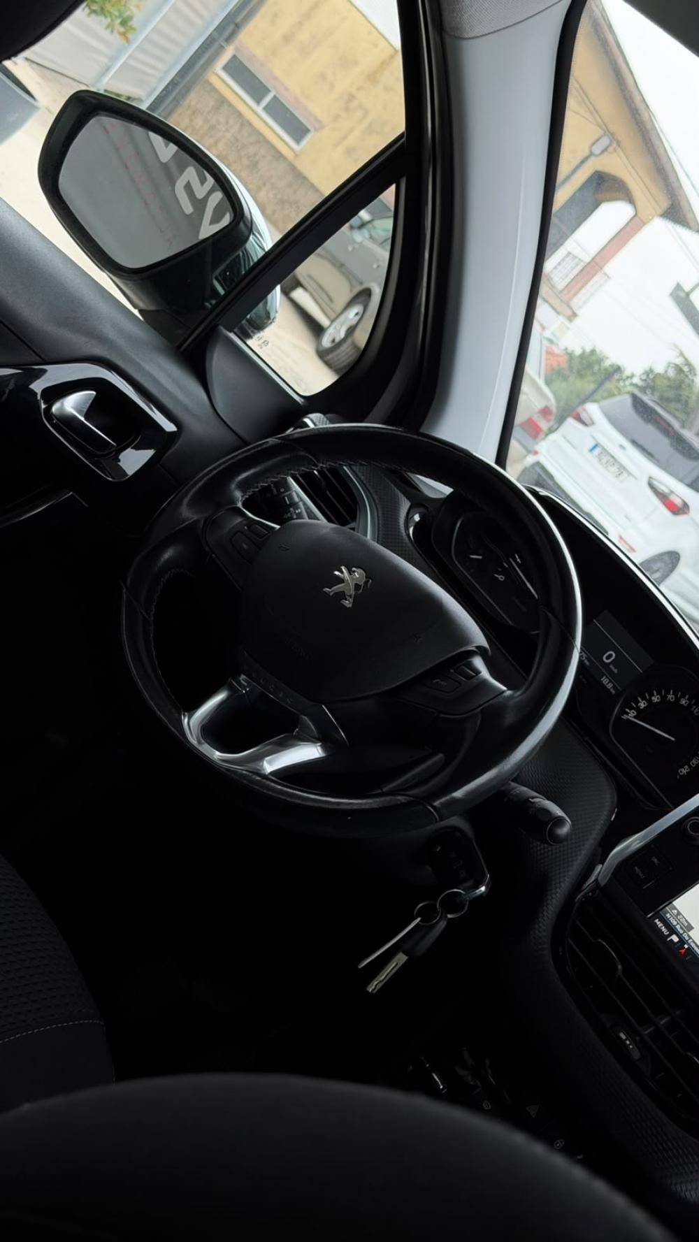 peugeot-208-2018-diesel-1560cc