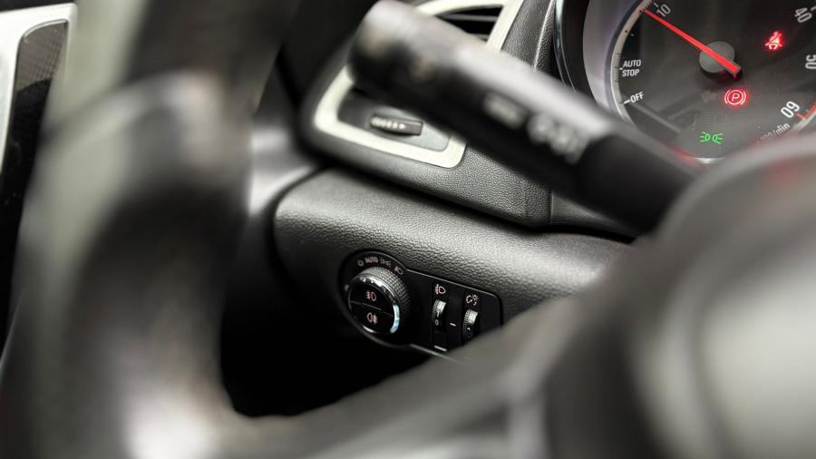 opel-astra-gtc-2014-diesel-1598cc