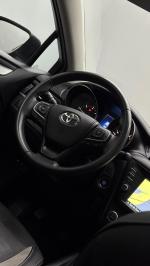 toyota-auris-touring-sports-2017-diesel-1995cc