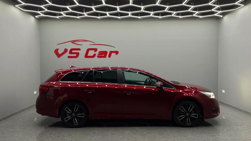 toyota-auris-touring-sports-2017-diesel-1995cc