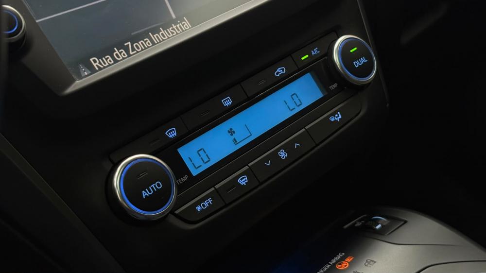 toyota-auris-touring-sports-2017-diesel-1995cc