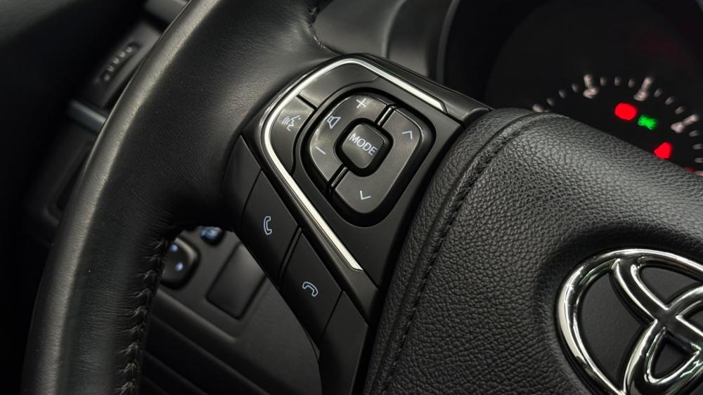 toyota-auris-touring-sports-2017-diesel-1995cc