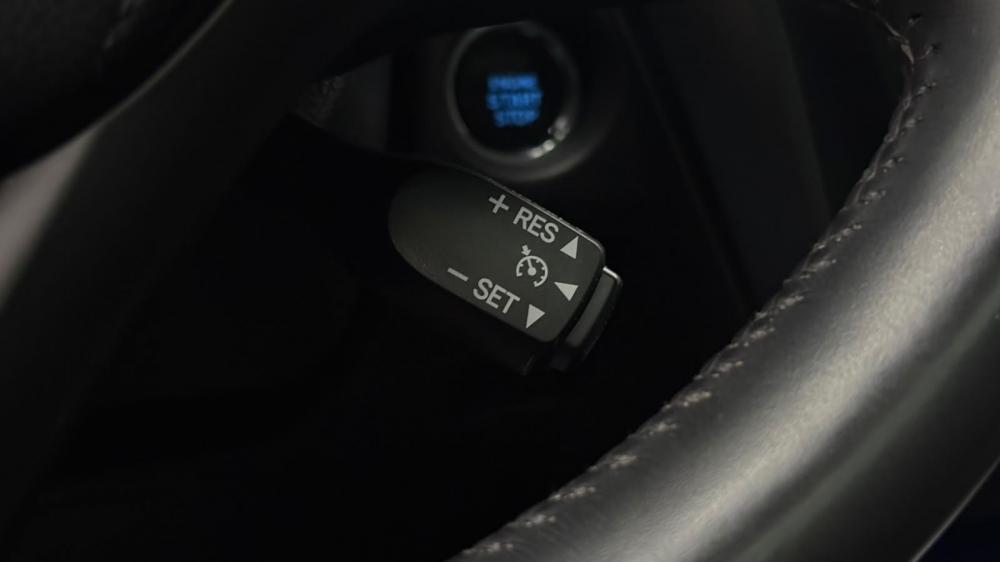 toyota-auris-touring-sports-2017-diesel-1995cc