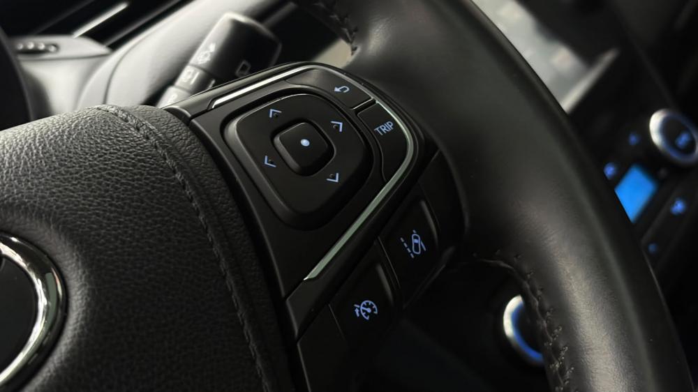 toyota-auris-touring-sports-2017-diesel-1995cc
