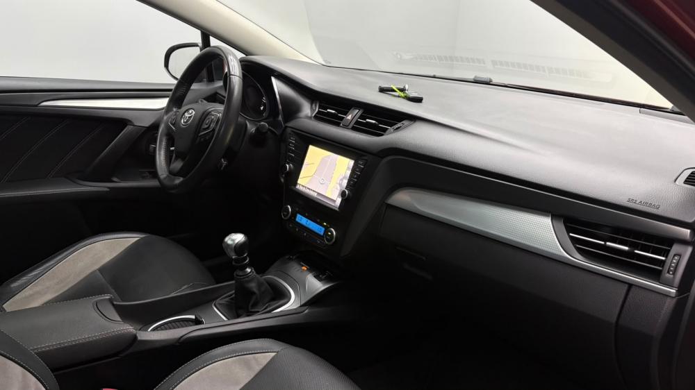 toyota-auris-touring-sports-2017-diesel-1995cc