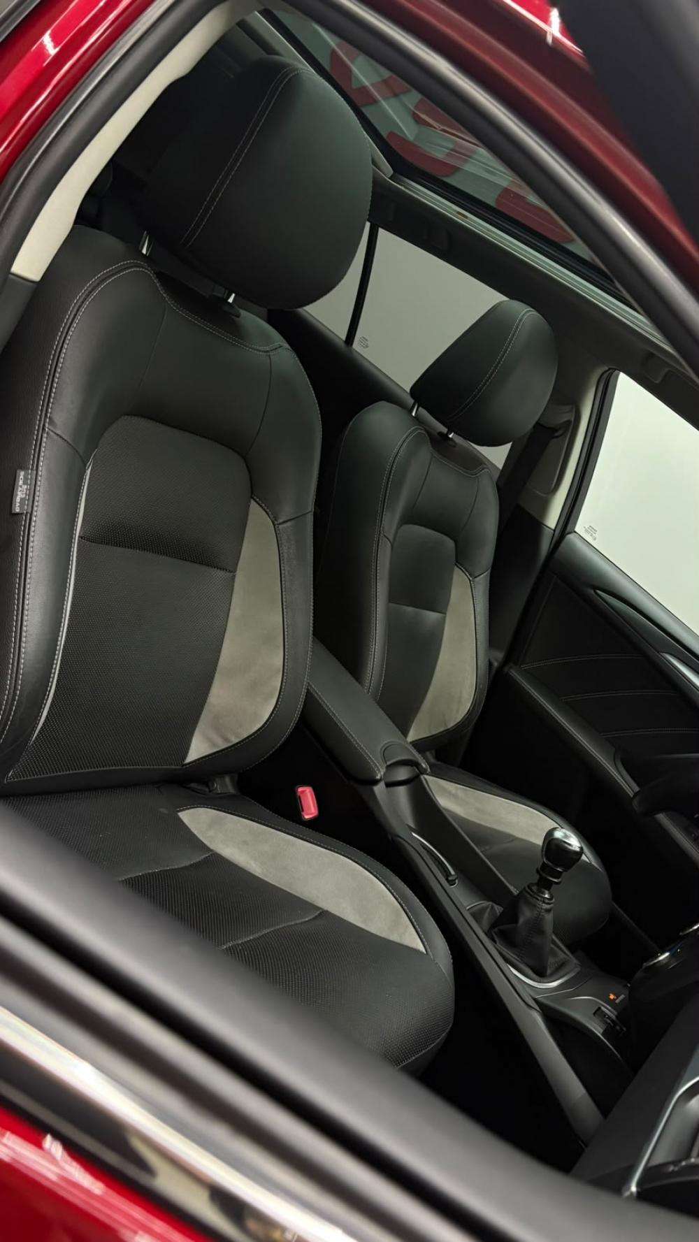 toyota-auris-touring-sports-2017-diesel-1995cc