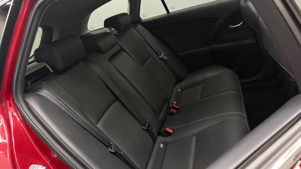 toyota-auris-touring-sports-2017-diesel-1995cc