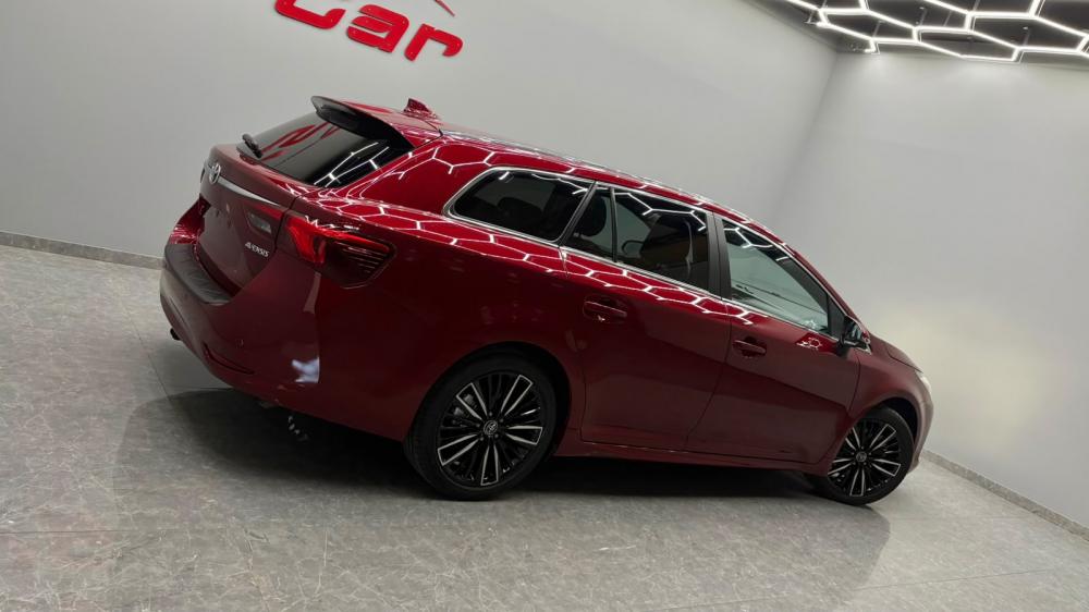toyota-auris-touring-sports-2017-diesel-1995cc