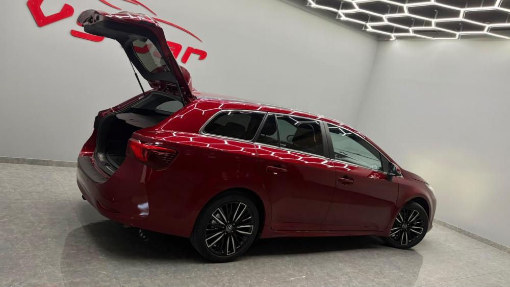 toyota-auris-touring-sports-2017-diesel-1995cc