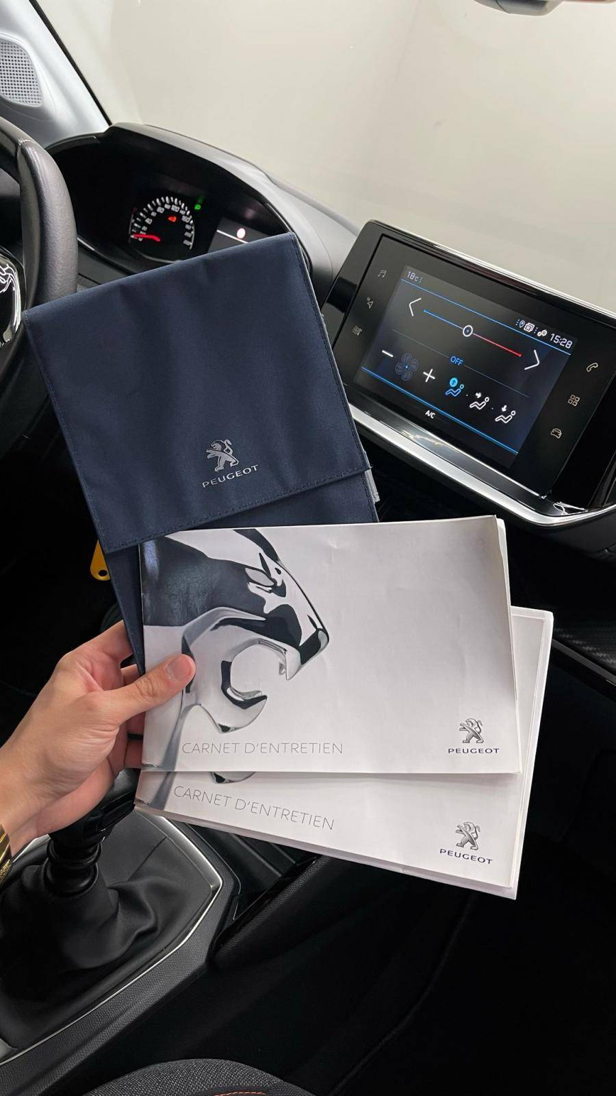 peugeot-208-2023-gasolina-1199cc