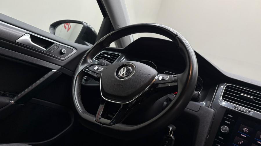 volkswagen-golf-variant-2017-diesel-1598cc