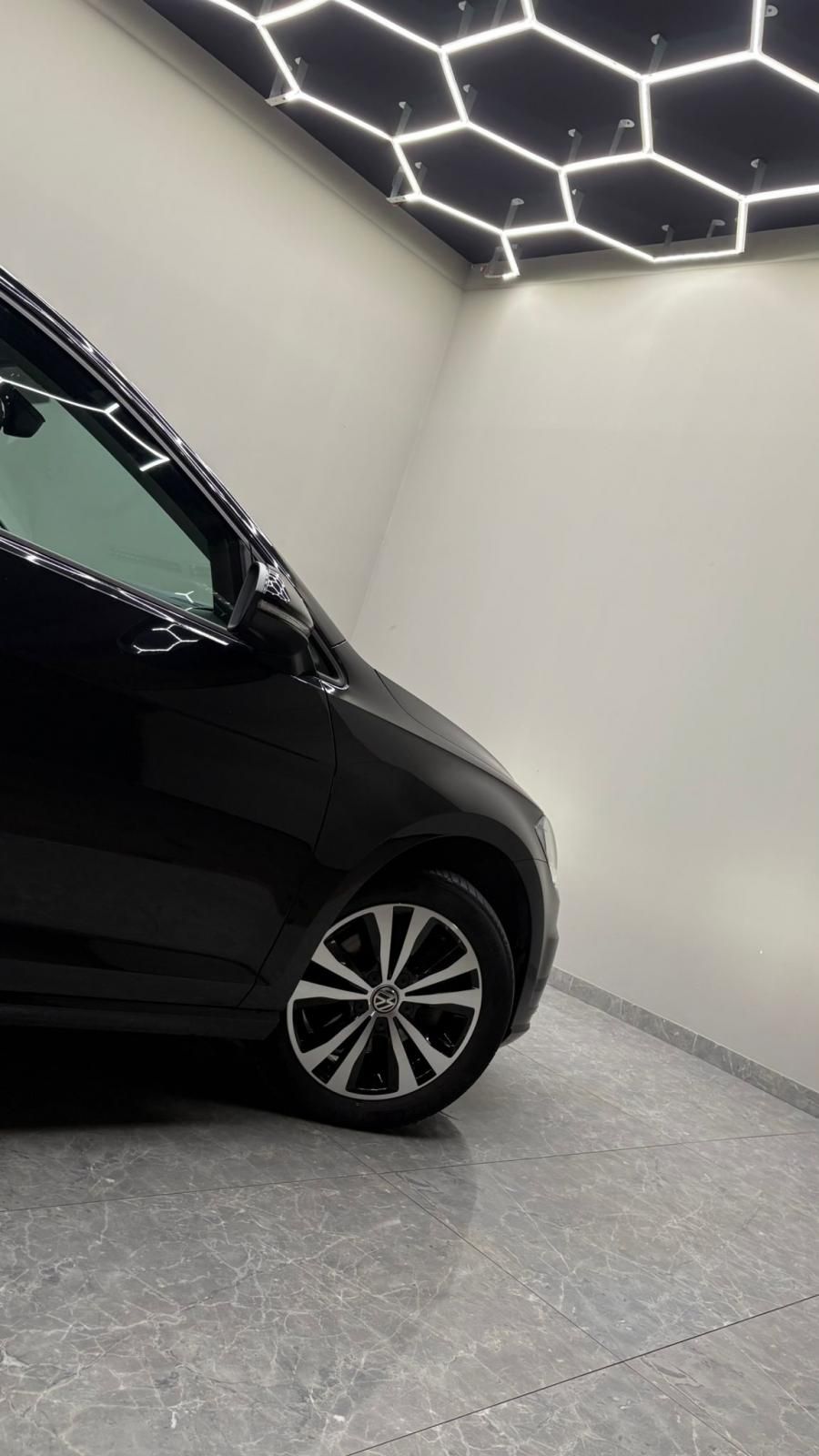 volkswagen-golf-variant-2017-diesel-1598cc