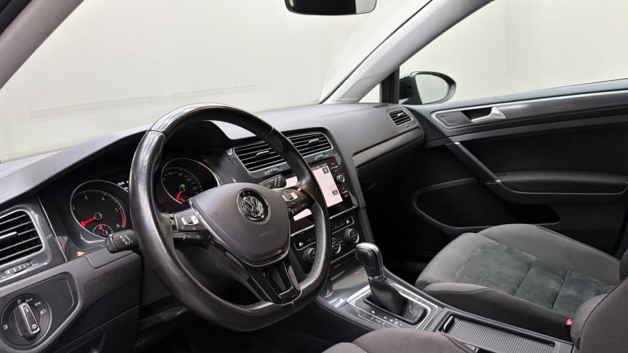 volkswagen-golf-variant-2017-diesel-1598cc