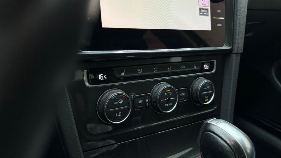 volkswagen-golf-variant-2017-diesel-1598cc