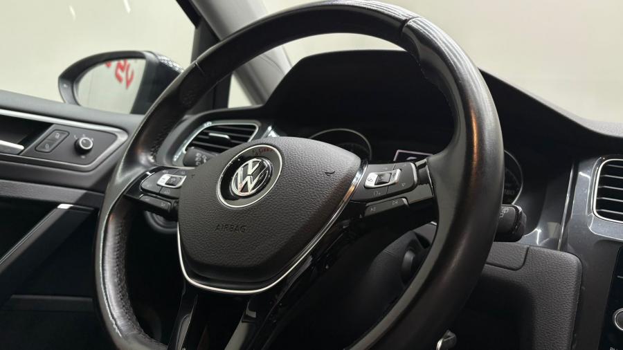 volkswagen-golf-variant-2017-diesel-1598cc