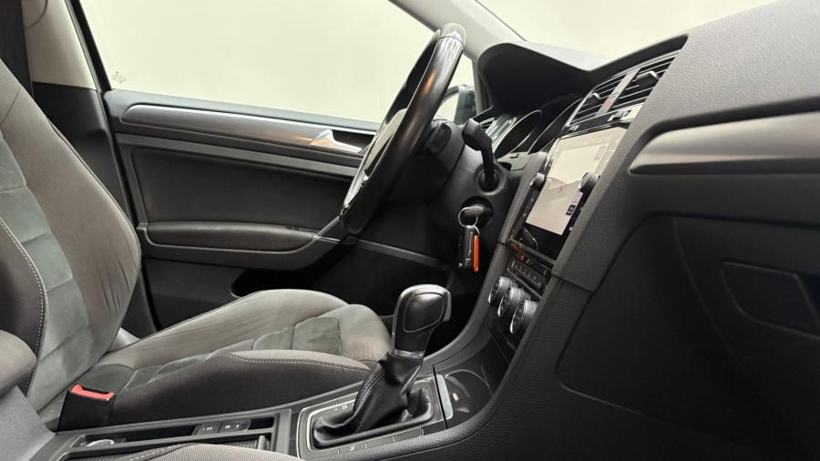 volkswagen-golf-variant-2017-diesel-1598cc