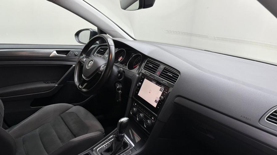 volkswagen-golf-variant-2017-diesel-1598cc