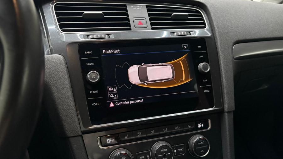 volkswagen-golf-variant-2017-diesel-1598cc