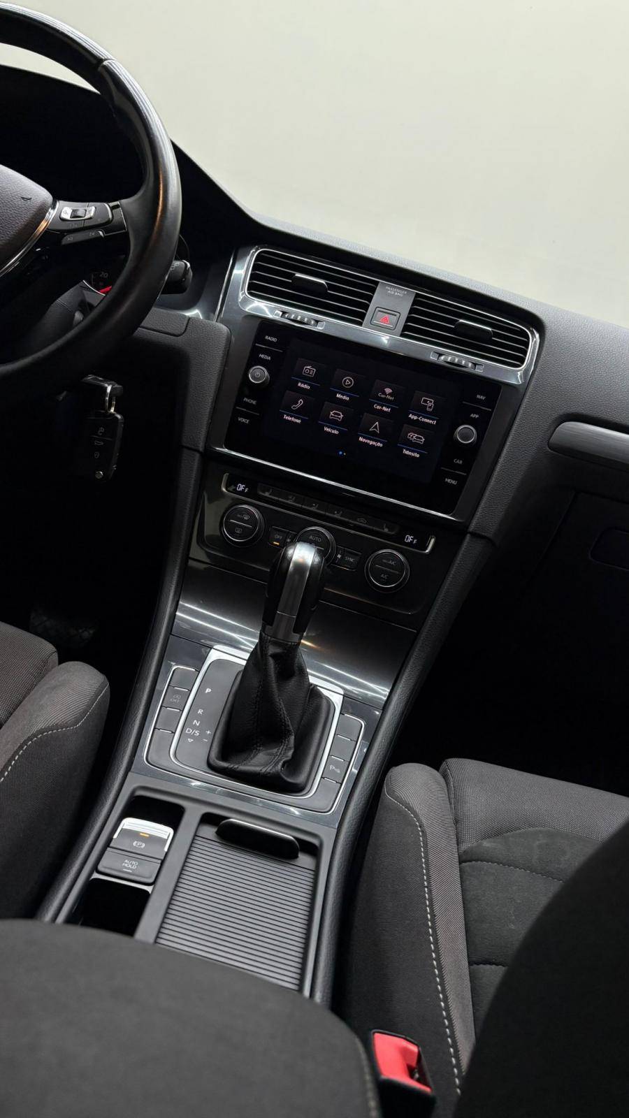 volkswagen-golf-variant-2017-diesel-1598cc