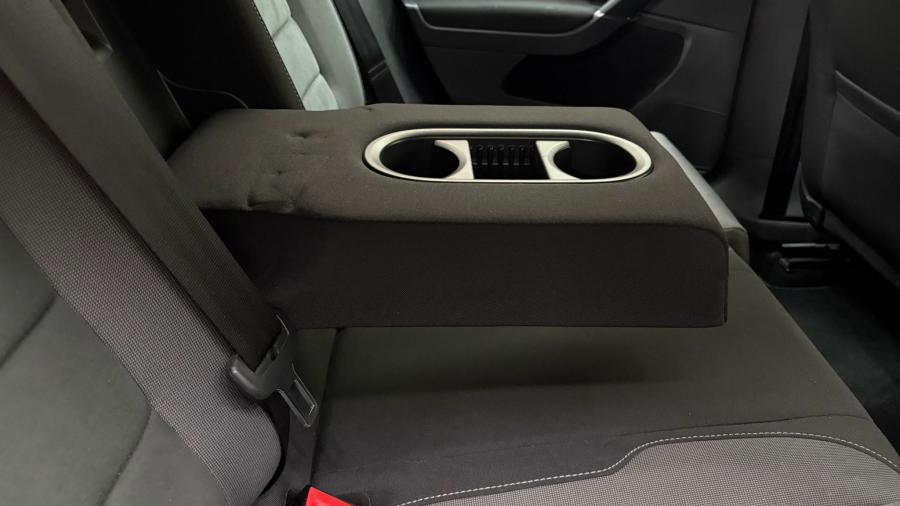 volkswagen-golf-variant-2017-diesel-1598cc