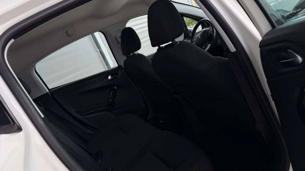 peugeot-208-2018-diesel-1560cc