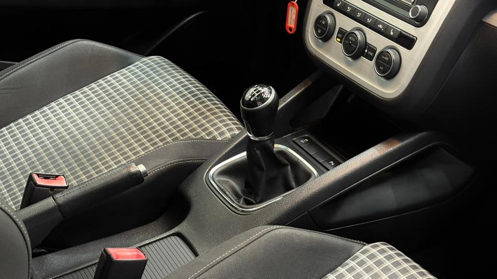 volkswagen-scirocco-2016-diesel-1968cc