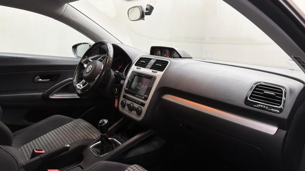 volkswagen-scirocco-2016-diesel-1968cc