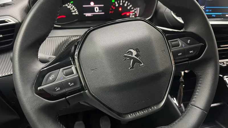 peugeot-208-2023-gasolina-1199cc