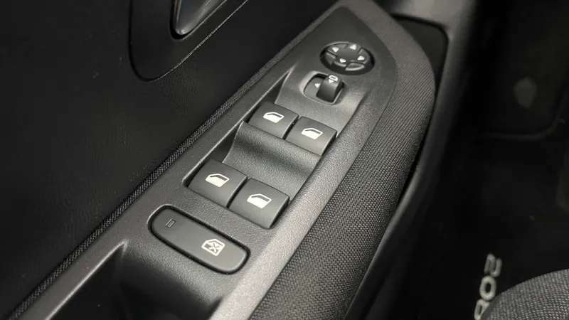 peugeot-208-2023-gasolina-1199cc