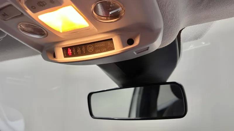 peugeot-208-2023-gasolina-1199cc
