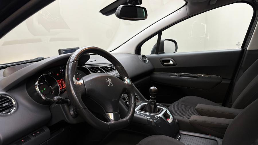 peugeot-5008-2016-diesel-1560cc