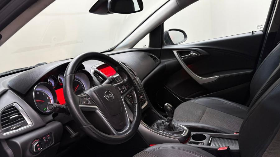 opel-astra-sport-tourer-2012-diesel-1248cc