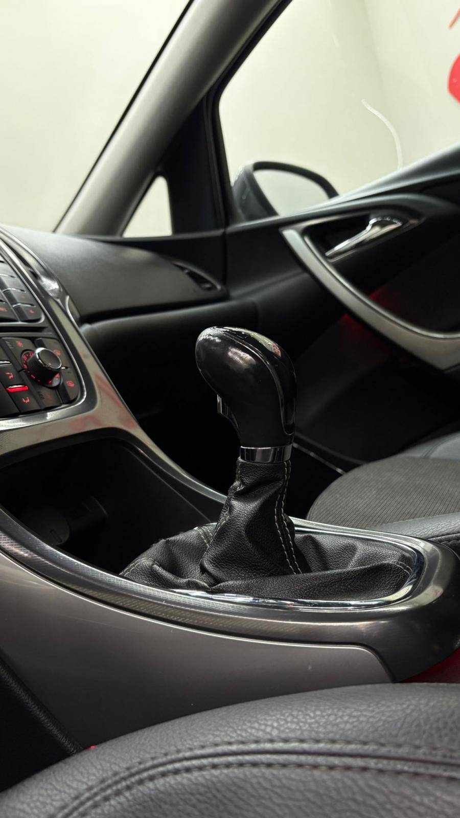 opel-astra-sport-tourer-2012-diesel-1248cc