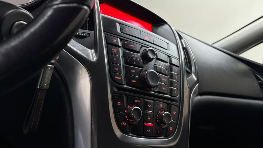 opel-astra-sport-tourer-2012-diesel-1248cc