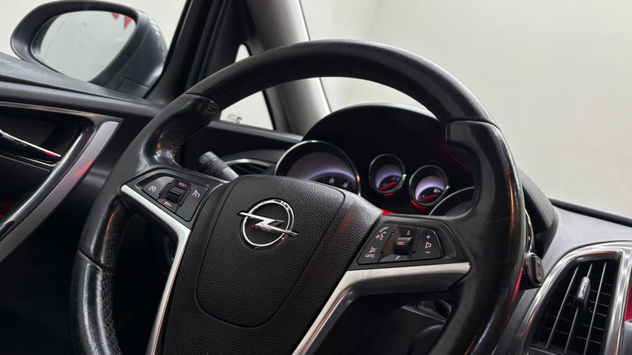 opel-astra-sport-tourer-2012-diesel-1248cc