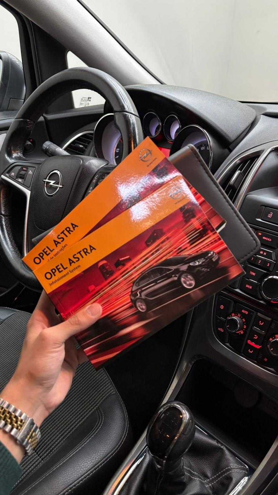 opel-astra-sport-tourer-2012-diesel-1248cc