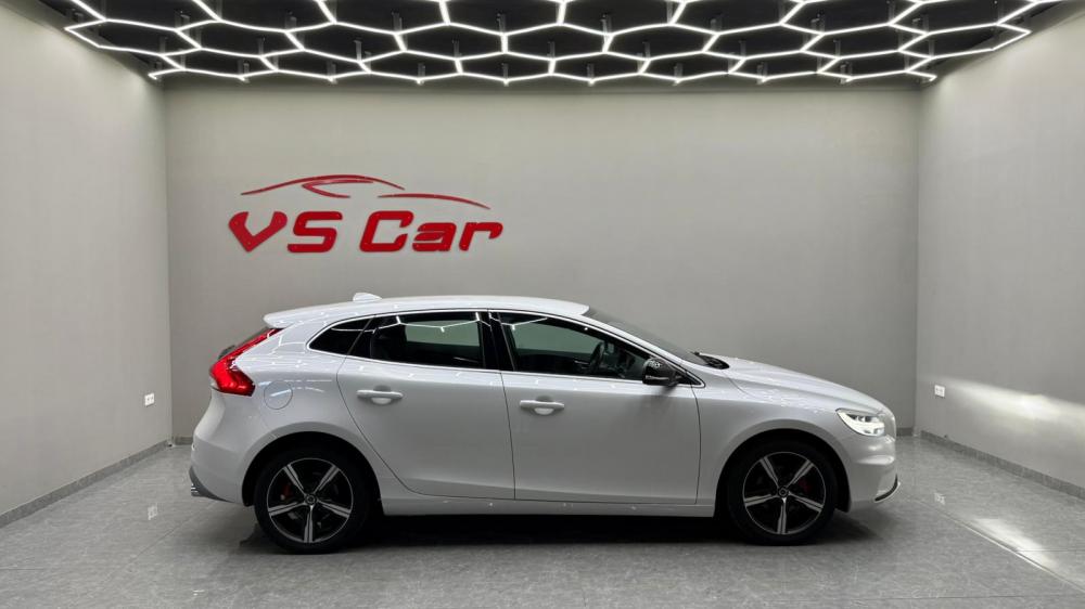 volvo-v40-2017-diesel-1969cc