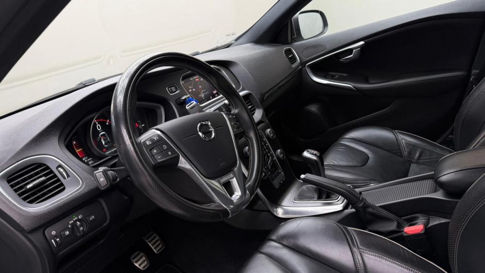 volvo-v40-2017-diesel-1969cc