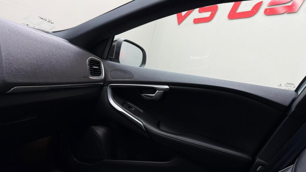 volvo-v40-2017-diesel-1969cc