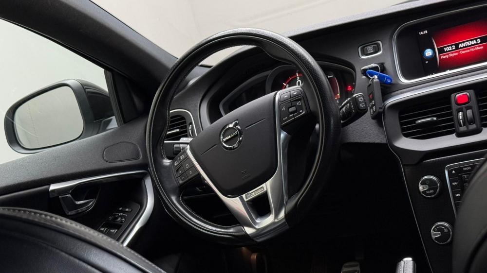 volvo-v40-2017-diesel-1969cc